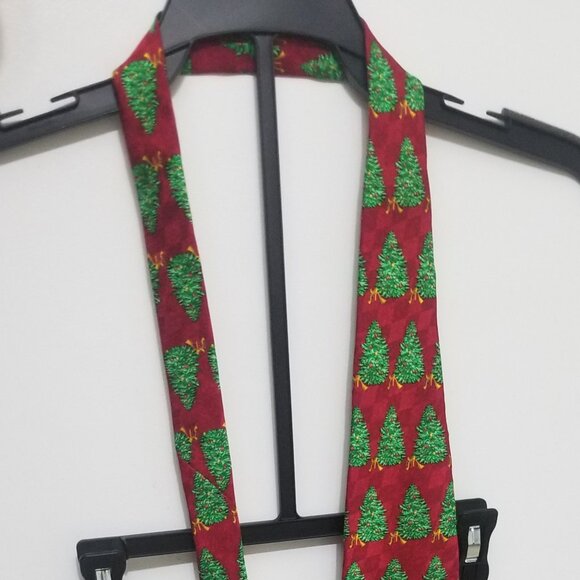 great gift: NWOT Hallmark silk Christmas tree tie - Picture 2 of 9